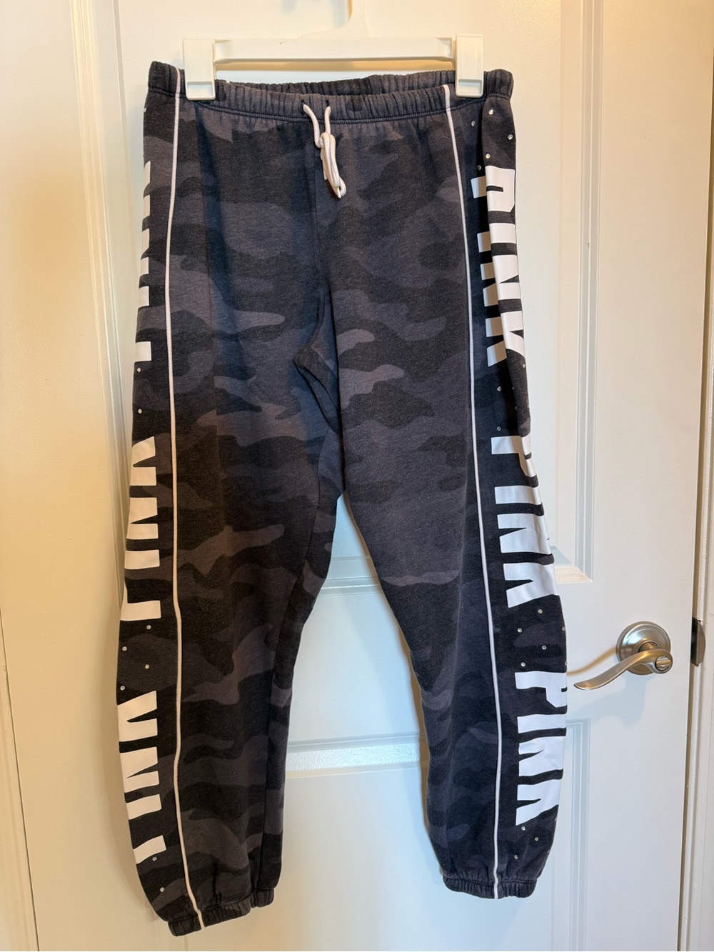 PINK Victoria's Secret Women’s Black & Gray Camo Sweatpants